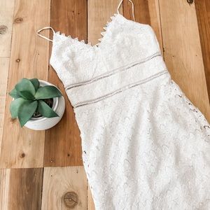 Soprano white lace body-con midi dress